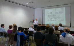 Javier Castelo recupera la figura de Lise Meitner en una brillante conferencia